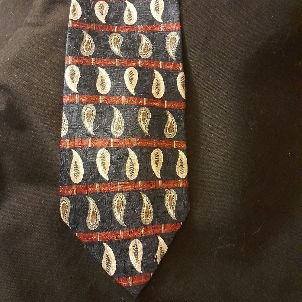 NWT Perry Ellis Portfolio Italian Silk Paisley Tie Made in the USA